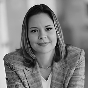 جیمی ویلالاوس با کت چهارخانه کرمی